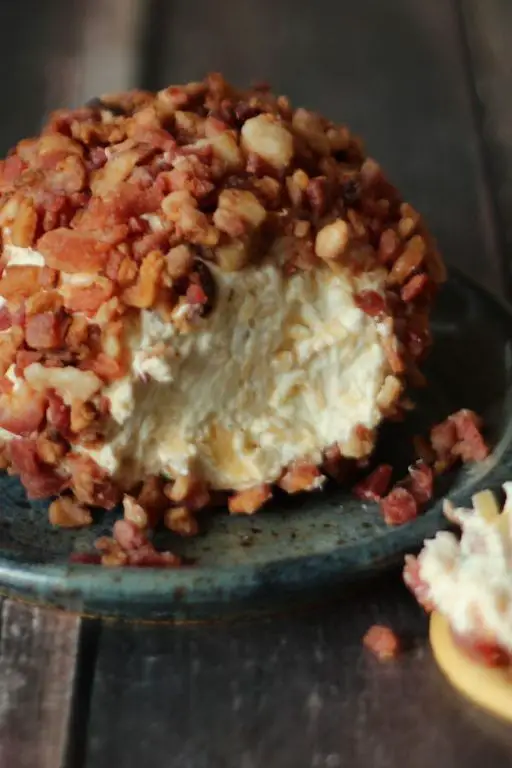 Smoky Gouda Bacon Cheese Balls