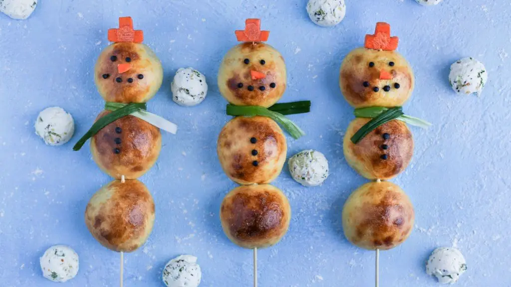 Snowman Pizza Bagels