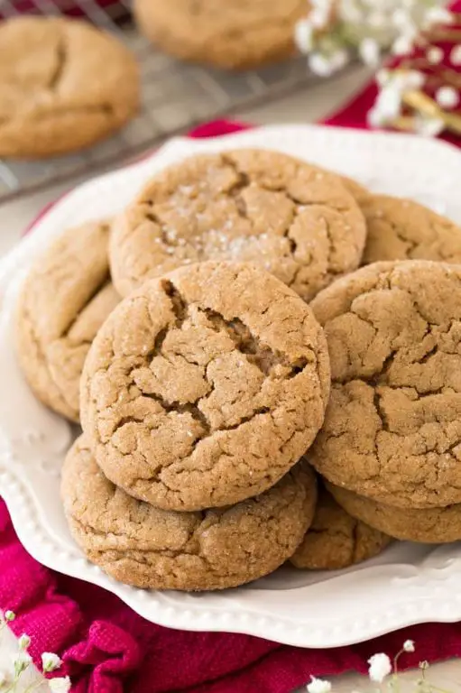 Soft Ginger Snap Cookies with Brown Sugar