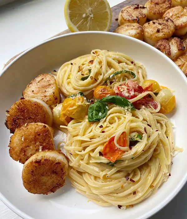 Spaghetti with Garlic Butter Scallops