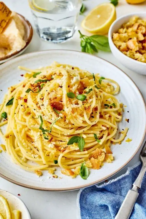 Spaghetti with Lemon and Herb Breadcrumbs