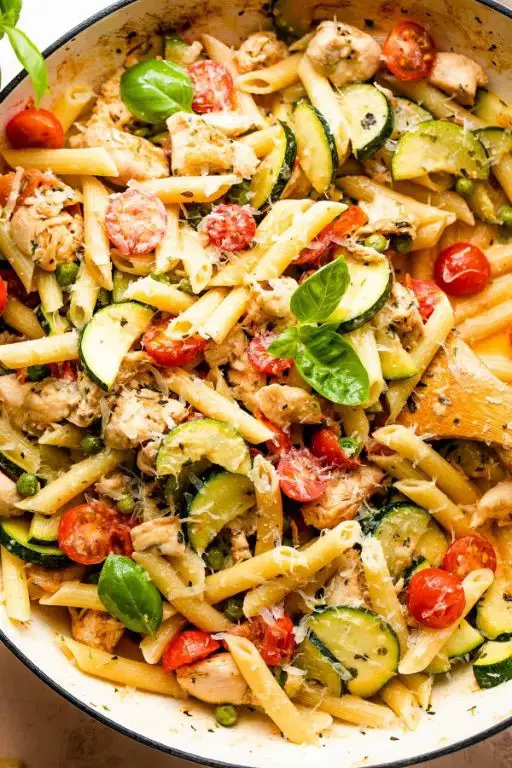 Spicy Chicken Pasta Primavera