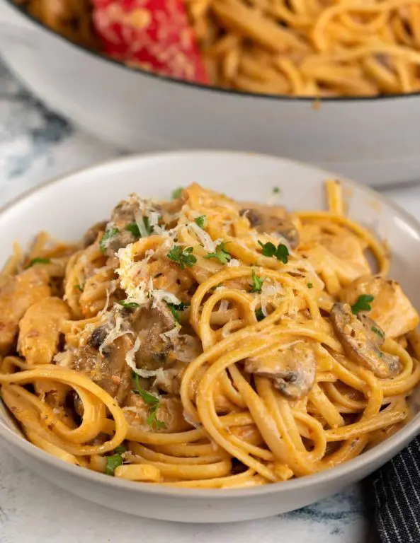 Spicy Chicken and Mushroom Pasta