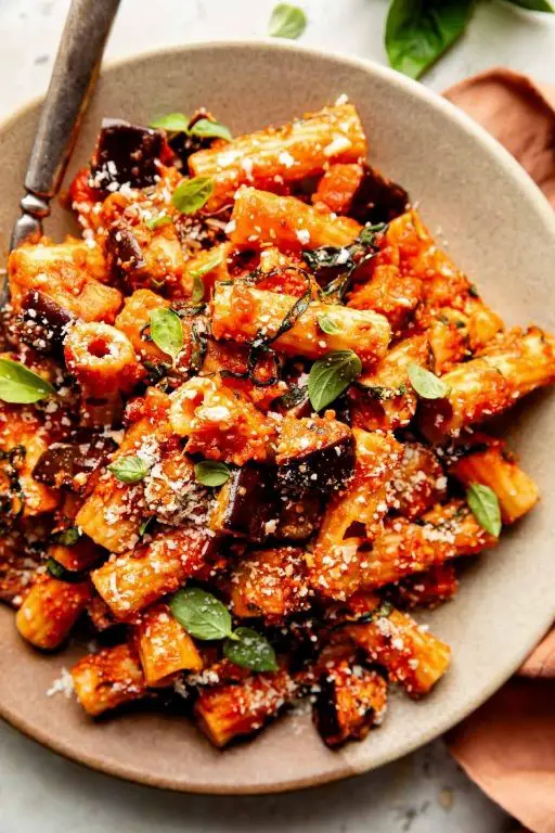 Spicy Eggplant and Garlic Pasta