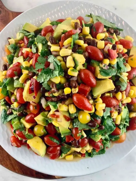 Spicy Kidney Bean and Avocado Salad