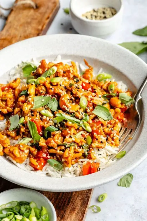 Spicy Korean Gochujang Chicken Bowl