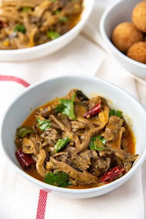 Spicy Oyster Mushroom Curry with Coconut Milk