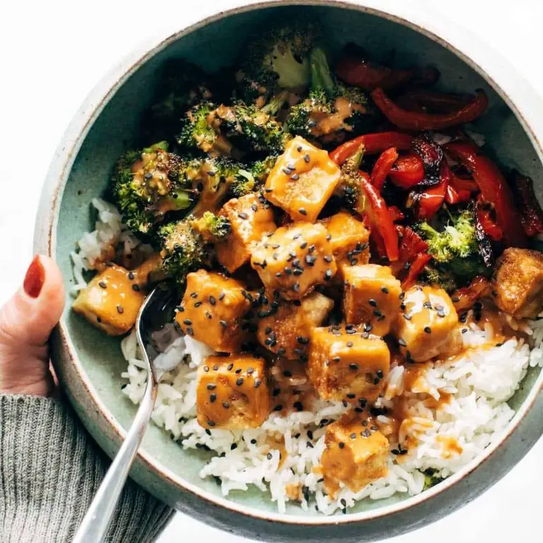 Spicy Peanut Sauce for Tofu Bowls