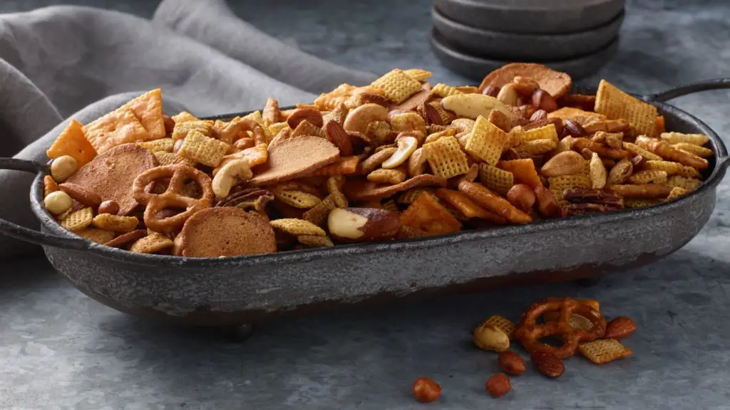 Spicy Rye Chips with Smoked Paprika