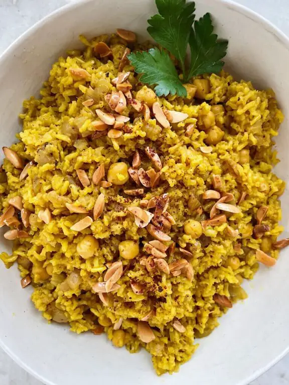 Spicy Saffron Yellow Rice with Chickpeas