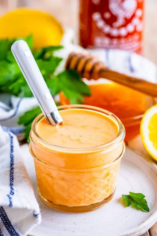 Spicy Sriracha Mayo Bread Dip