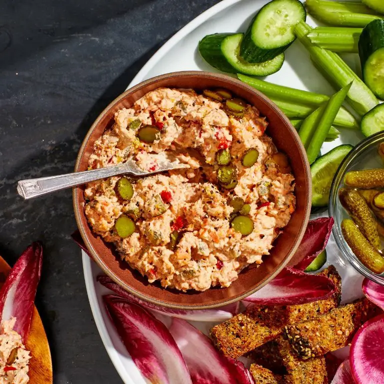 Spicy Sriracha Smoked Salmon Dip