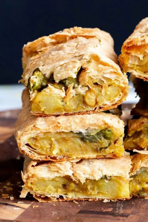 Spicy Vegan Puff Pastry Samosas