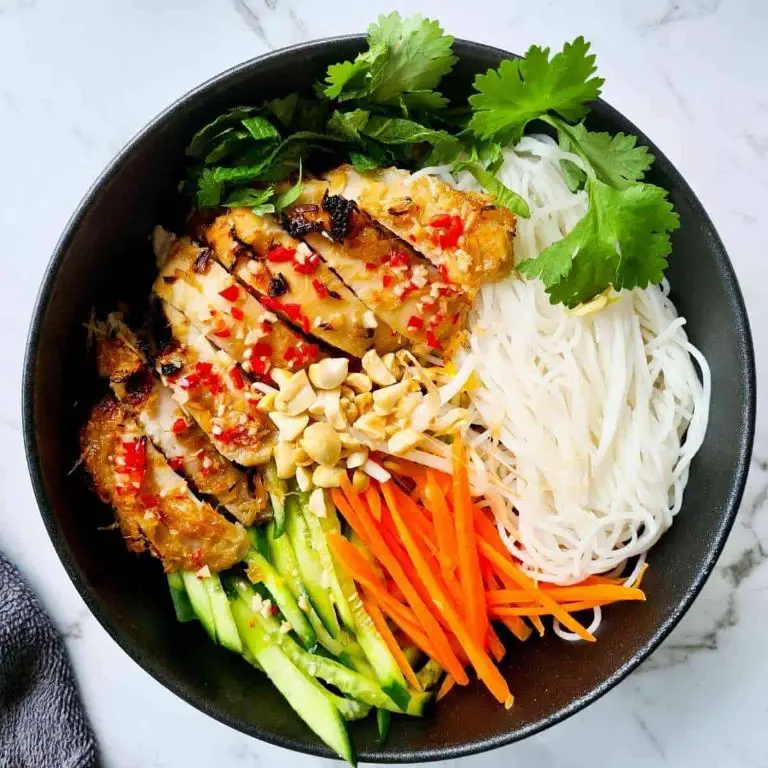 Spicy Vietnamese Vermicelli Noodle Bowl