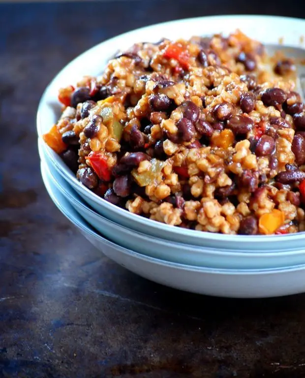 Spicy Wheat Berry Chili with Black Beans