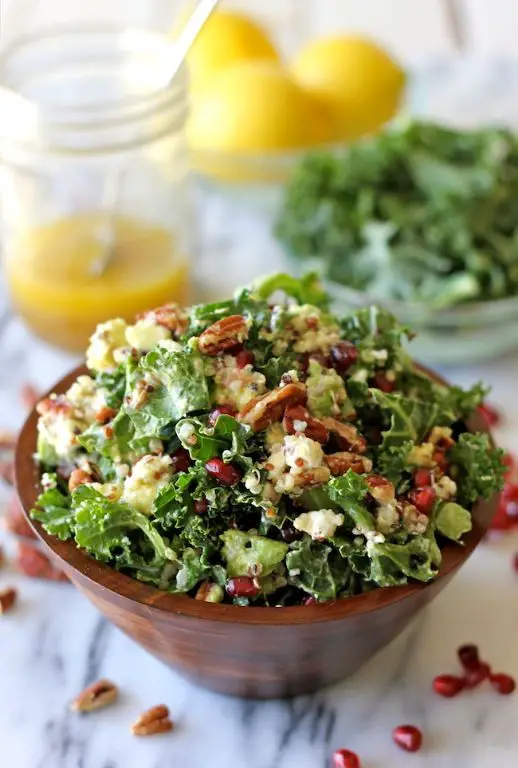 Spinach and Kale Salad with Lemon Vinaigrette