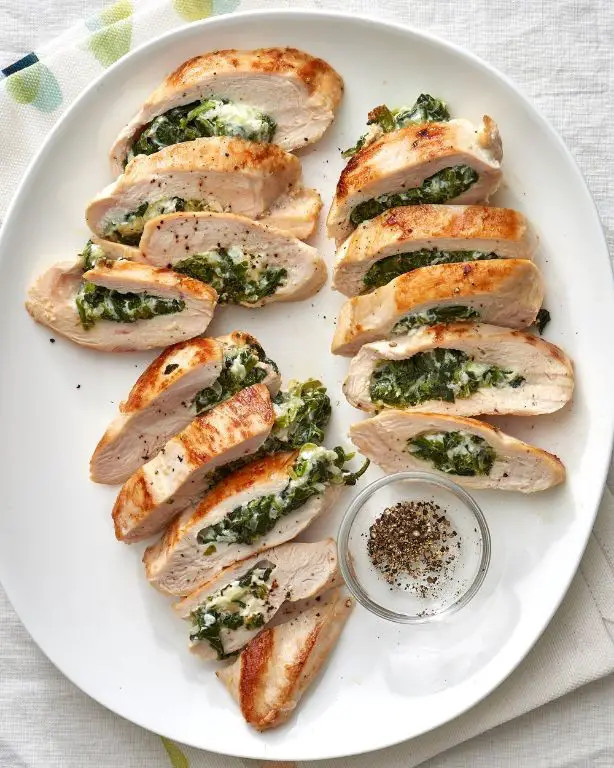 Spinach and Mozzarella Pearls Stuffed Chicken Breast