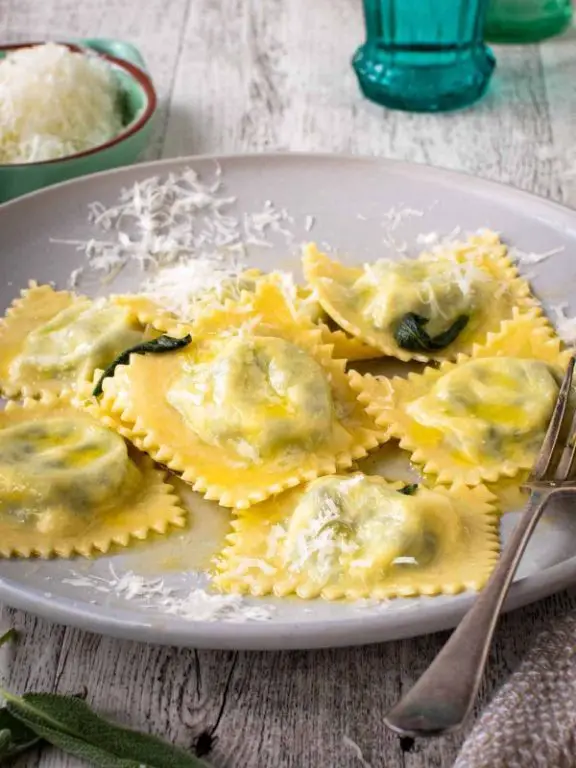 Spinach and Ricotta Stuffed Ravioli