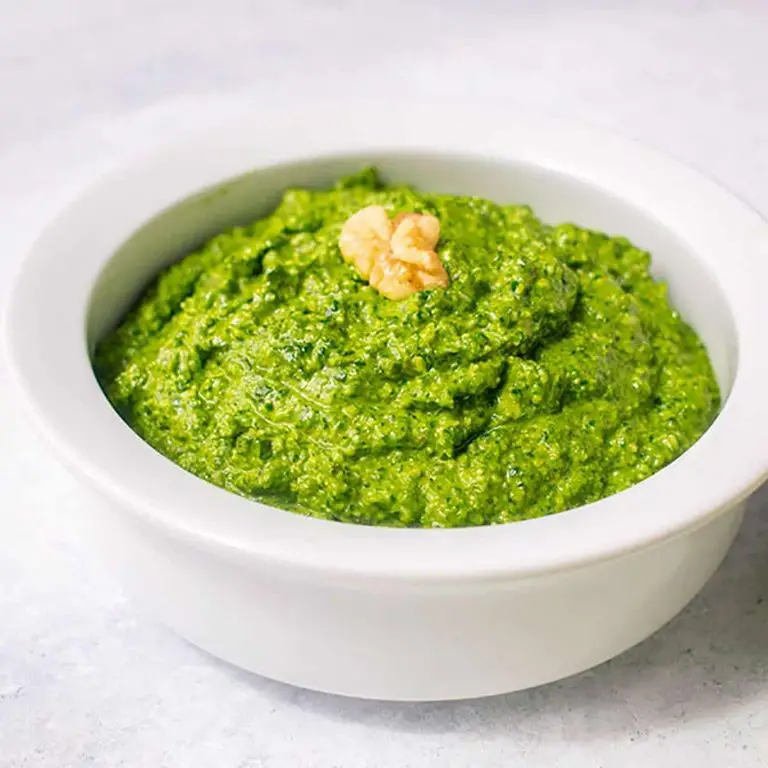 Spinach and Walnut Pesto