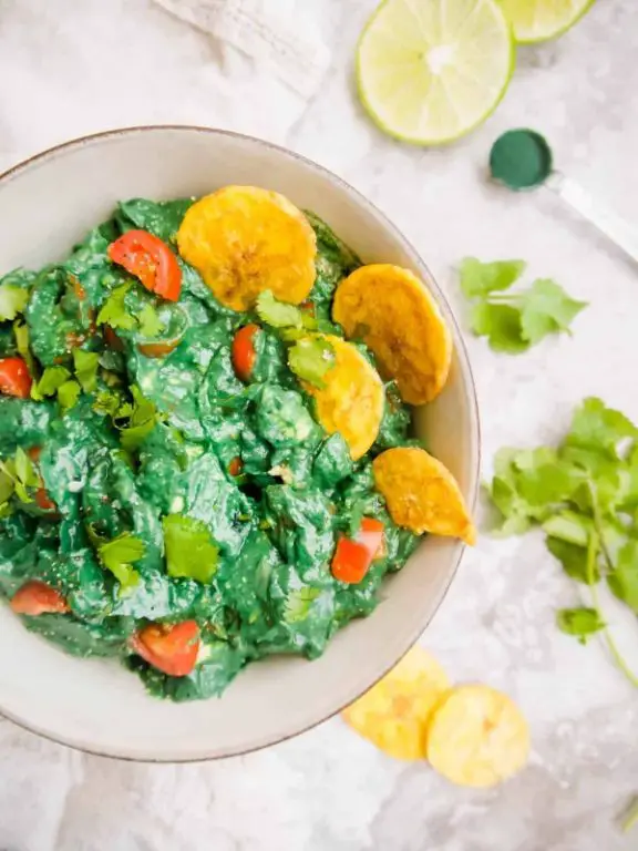 Spirulina Guacamole with Lime and Cilantro