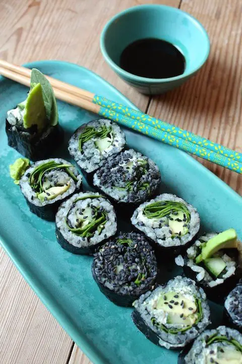 Spirulina Sushi Rolls with Avocado and Cucumber