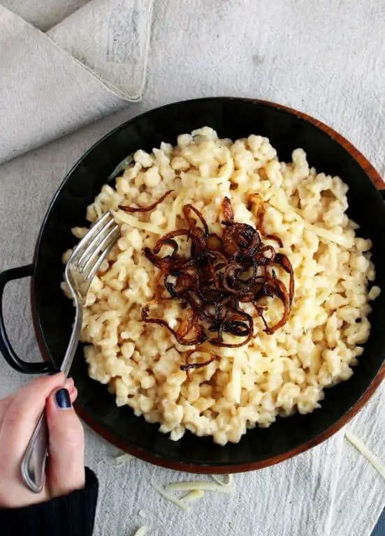 Spätzle with Cheese and Caramelized Onions