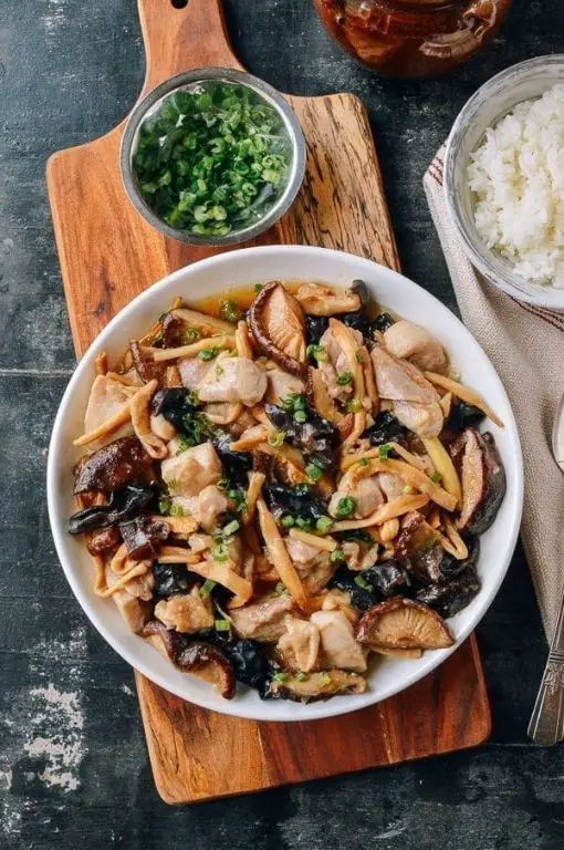 Steamed Chicken with Mushrooms
