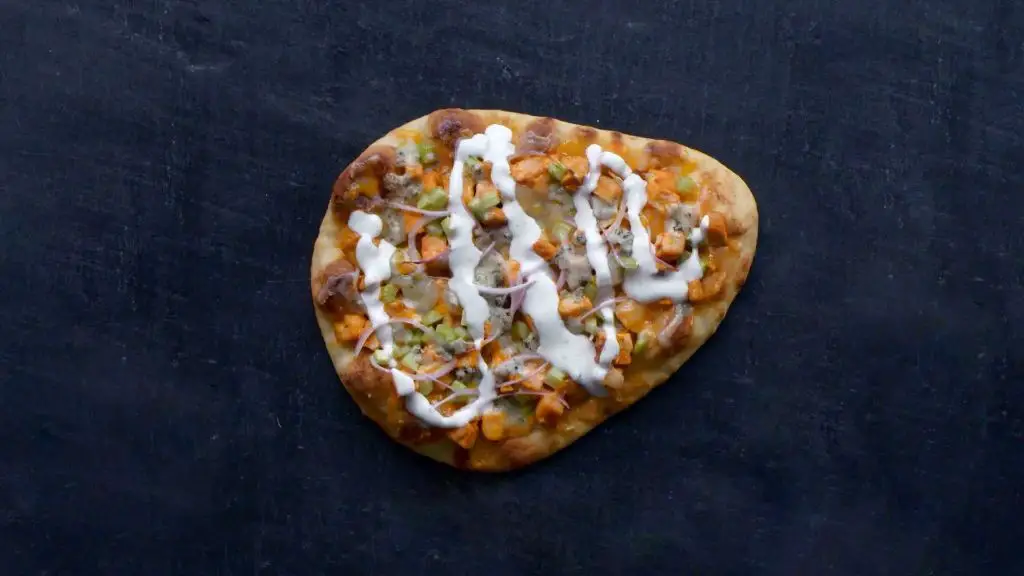 Stonefire Naan with Buffalo Chicken and Blue Cheese