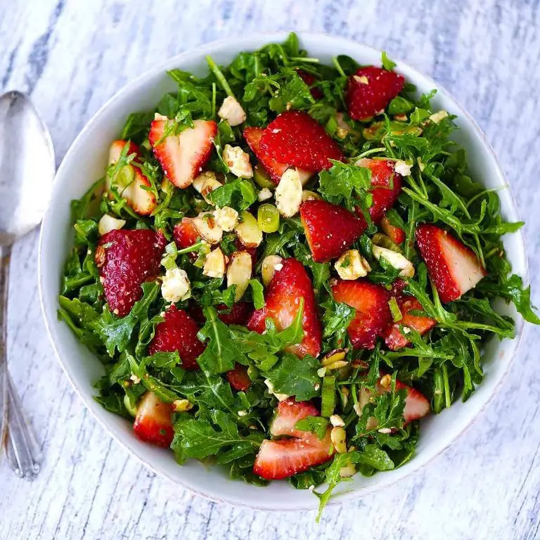 Strawberry Arugula Salad with Balsamic Glaze