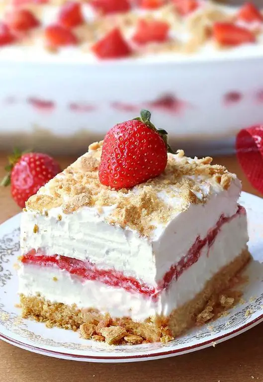 Strawberry Cheesecake Dessert Lasagna
