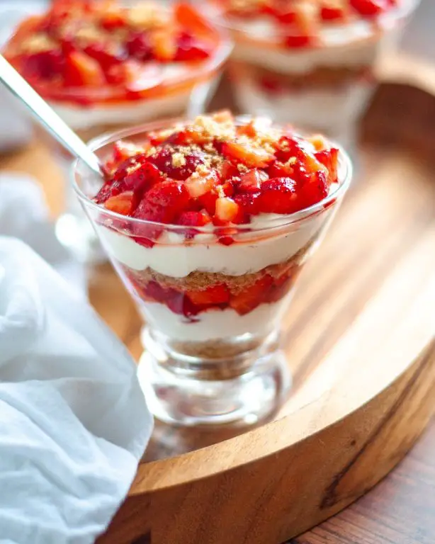Strawberry Cheesecake Gelatin Cups