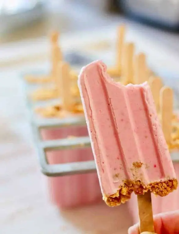 Strawberry Cheesecake Pops