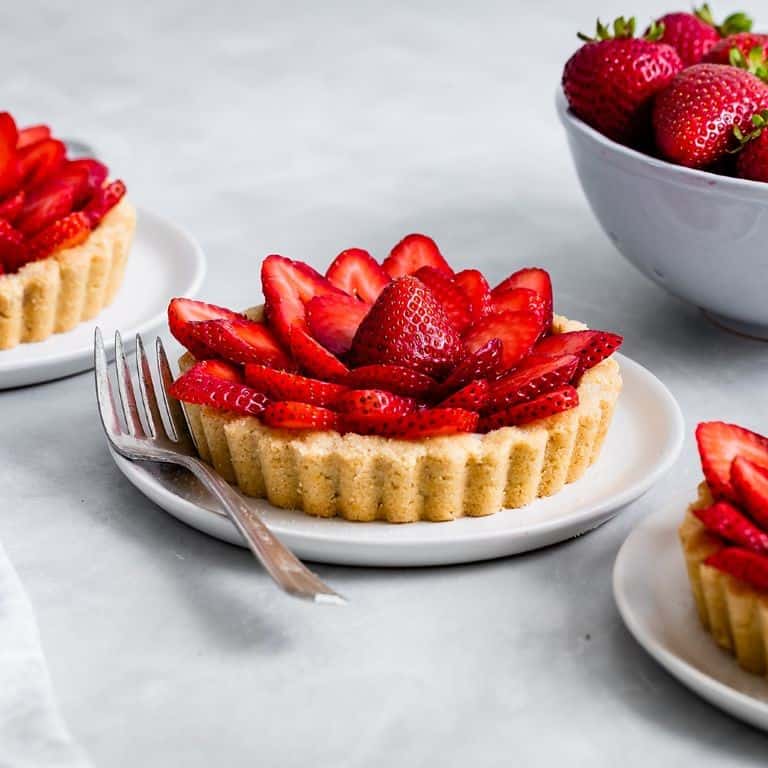 Strawberry Cheesecake Tart with Almond Crust