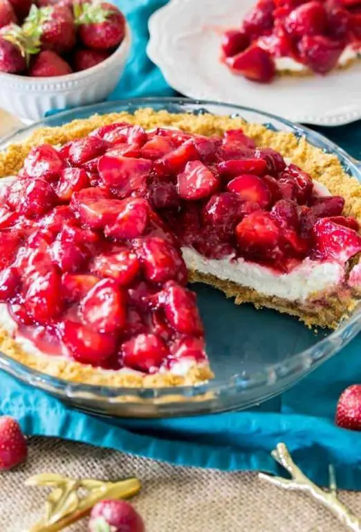 Strawberry Graham Cracker Pie