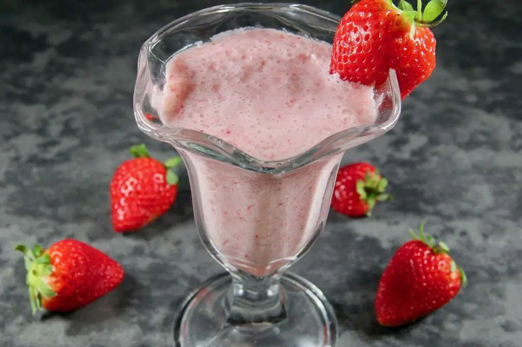 Strawberry Skinny Milkshake