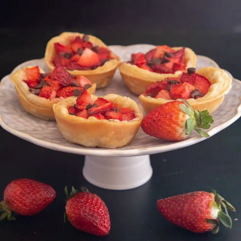 Strawberry Sugarpaste Tartlets