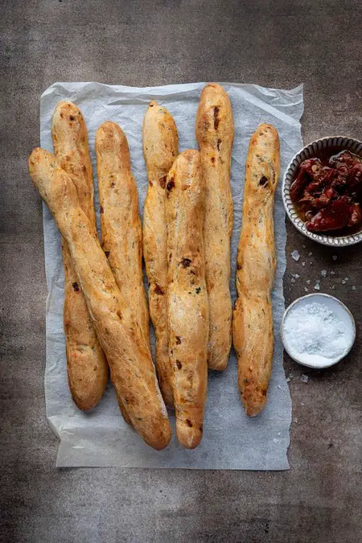 Sun-Dried Tomato Breadsticks