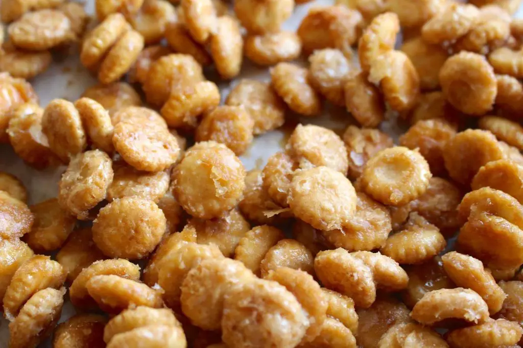 Sweet and Salty Caramel Oyster Crackers