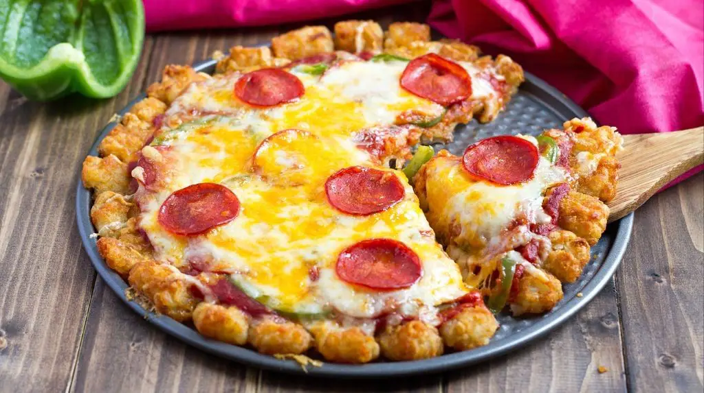 Tater Tot Pizza