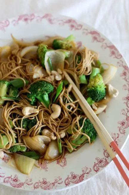 Teriyaki Noodle Salad with Broccoli and Cashews