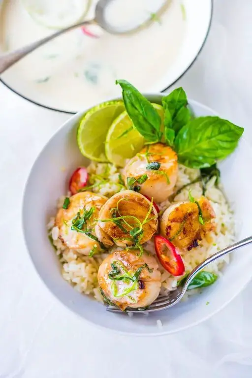 Thai Basil Scallops with Lemongrass