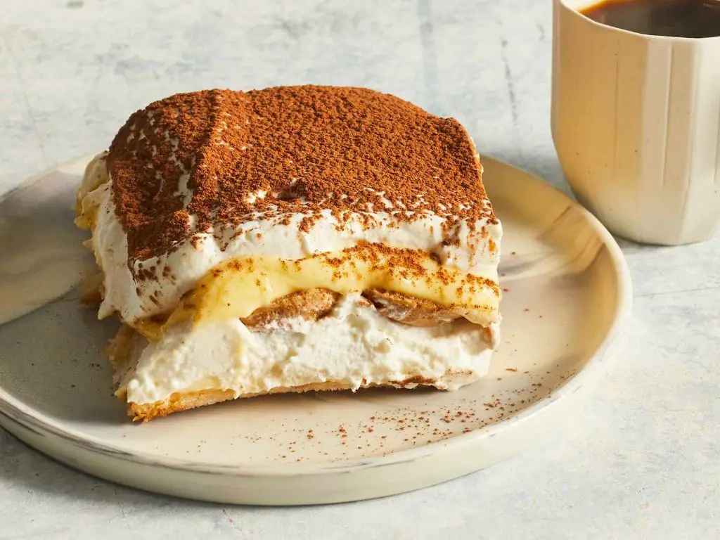Tiramisu Custard Buns with Coffee Infusion