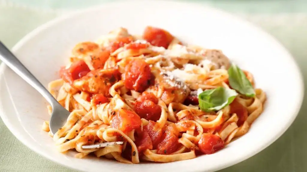 Tomato Basil Chicken Linguine
