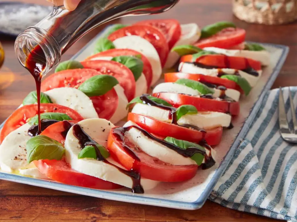 Tomato Mozzarella Caprese Salad