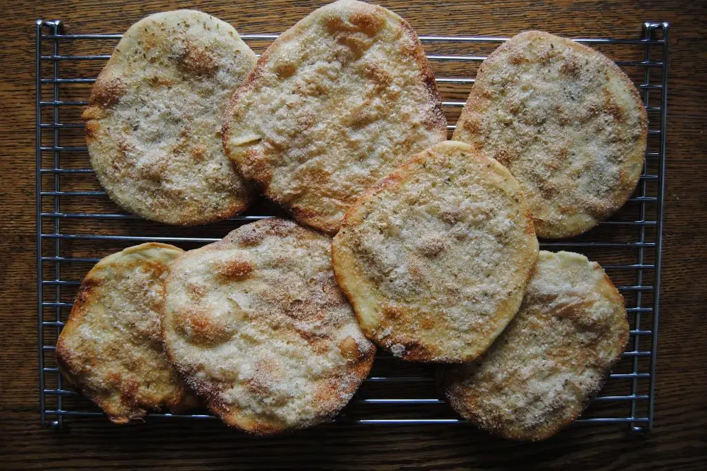 Tortas de Aceite (Olive Oil Bread)