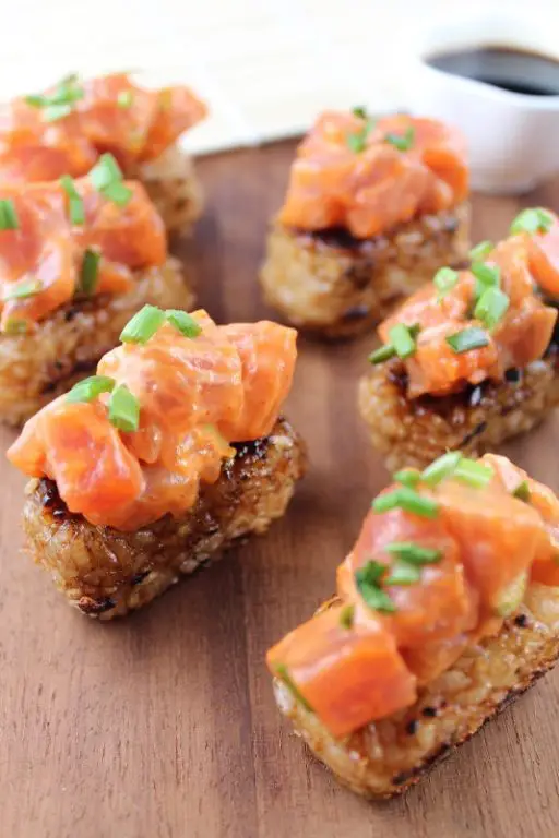 Tuna Rice Cakes with Spicy Mayo
