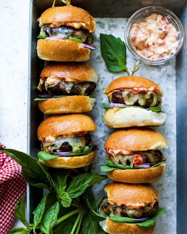 Turkey and Spinach Sliders with Garlic Aioli