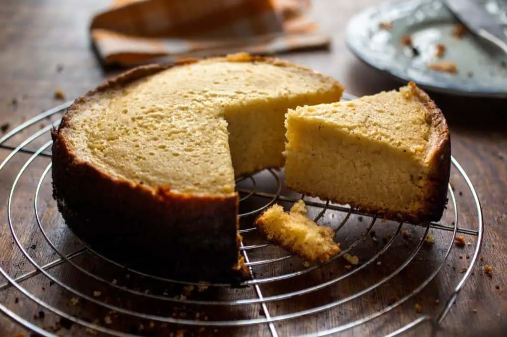 Vanilla Bean Crockpot Cake