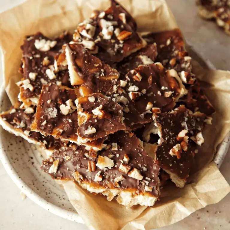 Vanilla Bean Saltine Toffee