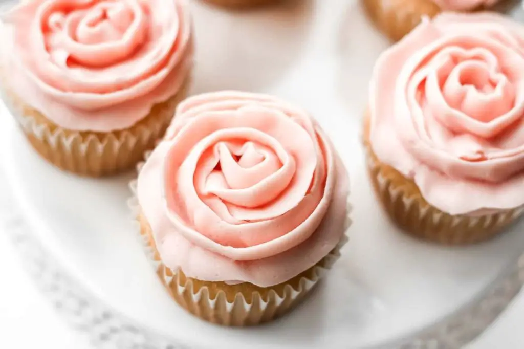 Vanilla Sugarpaste Rose Cupcakes